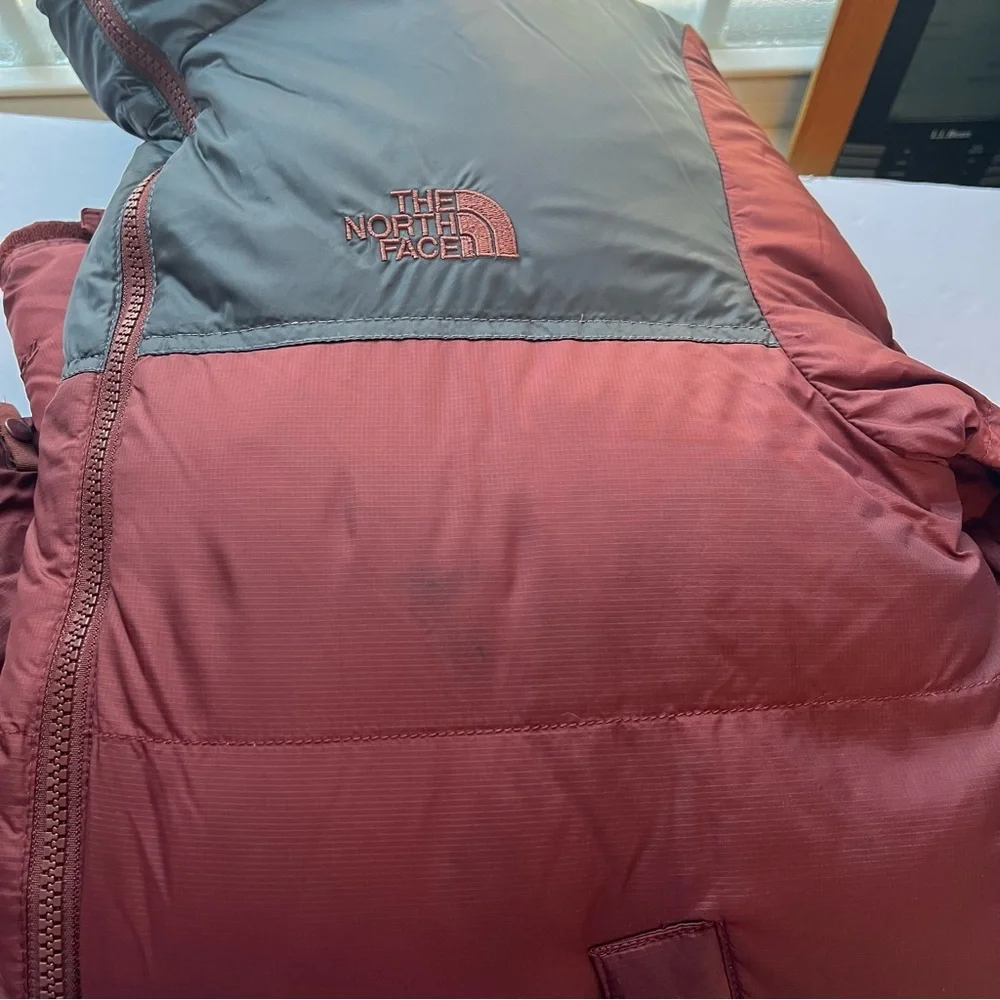 The North Fave 700 Down Puffer Jacket Maroon and Black Size Small - Picture 10 of 10